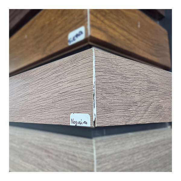 Guardapolvo Foliado Nogueira – 12 × 70 mm x 2,40 m